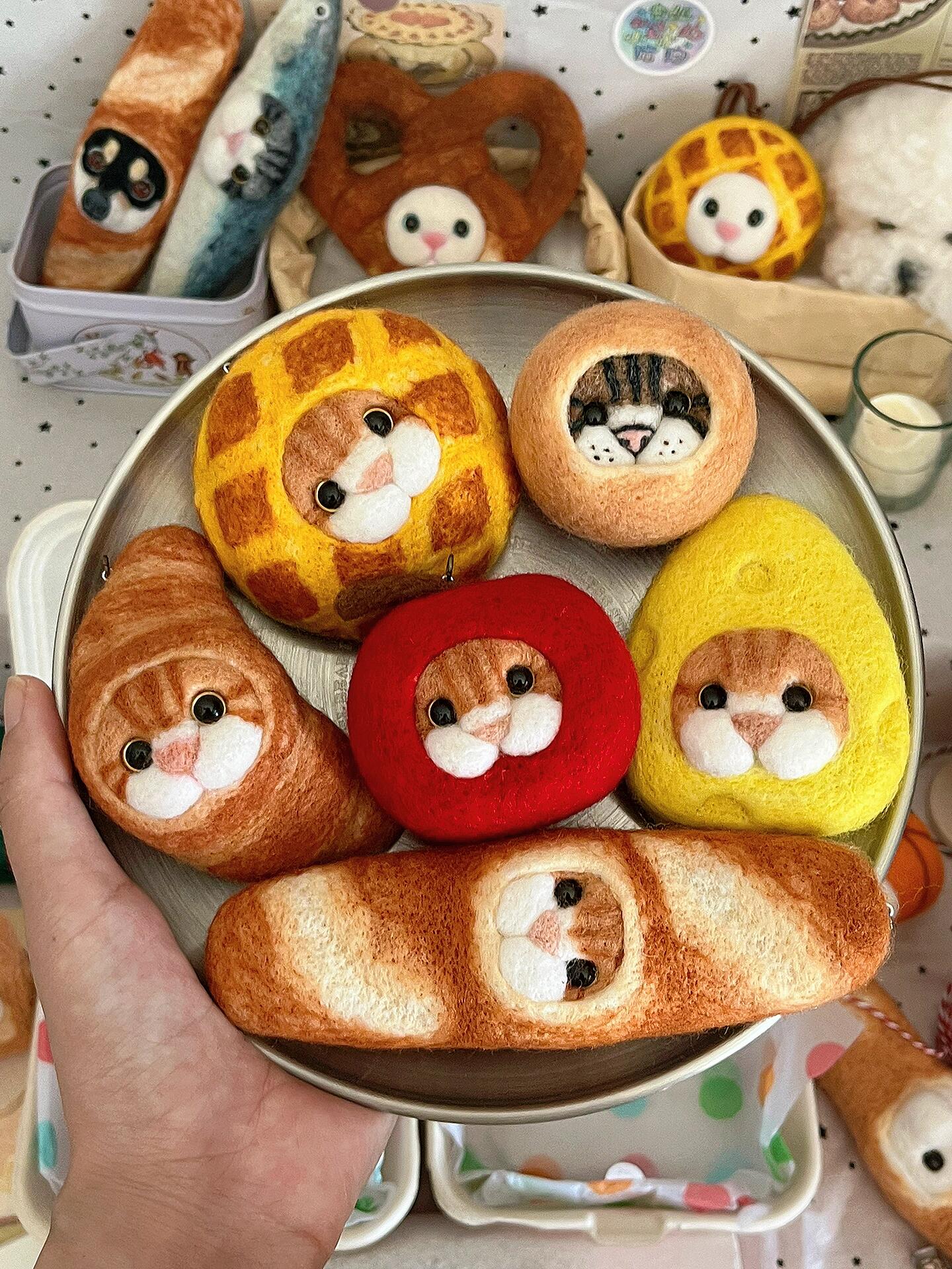 Wool Felted Pet Head Customization - Bread Toy